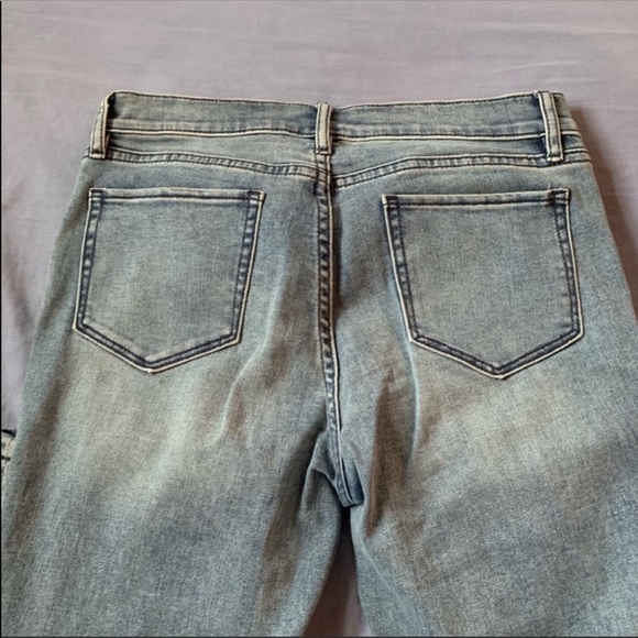 New York and Company Soho Legging Crops - Picture 3 of 6